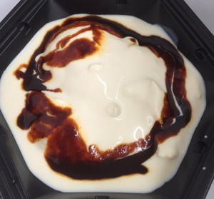 溶け気味のアイスに コーヒーソースをかけたみたい!