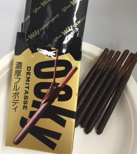 会議室の照明で撮影すると、 チョコレート色の濃淡が わかりにくいですね。