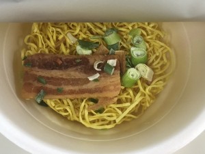 醤油は大きいチャーシューが入っていました。