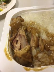 骨付きチキンは柔らかくて、絶品でした！