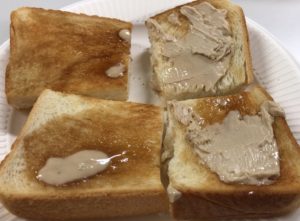 土田氏の希望通り、たっぷり塗りました。溶けてる感じが美味しそうです!