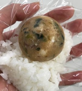 おにぎり丸、意外と大きいです!