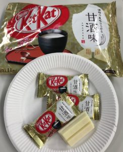 高級感と軽やかな春を感じるパッケージ。