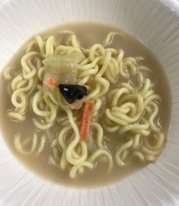 色々な種類の具材は入っています。でも、ちょっと量が少ない?