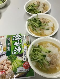 ご飯にかけるだけ！簡単＆鶏肉もたっぷり！