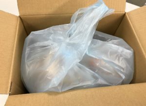 段ボールをあけると、そこには?