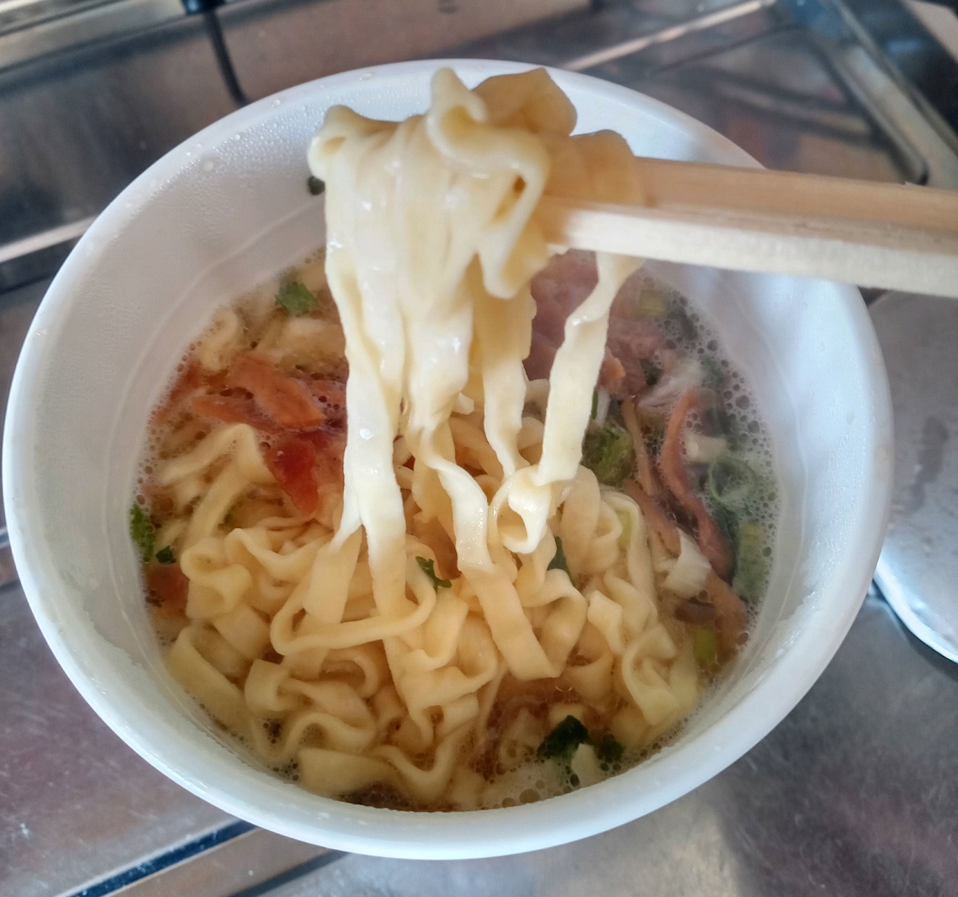 新商品 カップ麺 を試食しました 試して 新商品